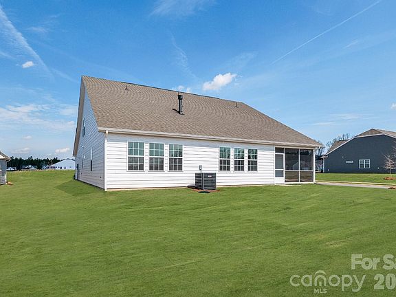 3rd image of 5390 Redbud Rd #1