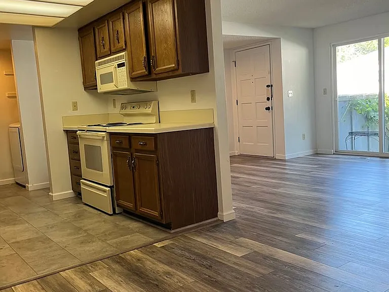 8628 Onyx Dr SW #A — Photo 7