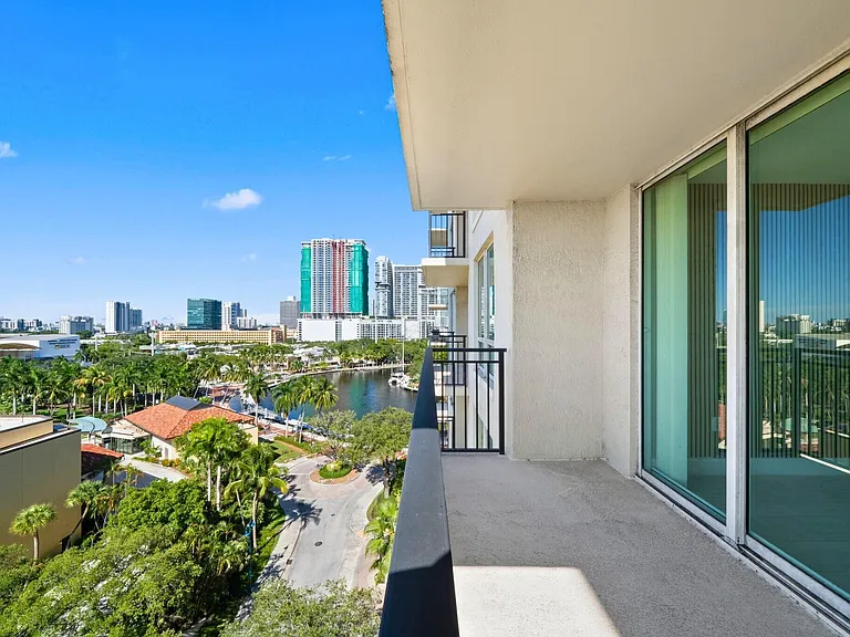 610 W Las Olas Blvd #1016N — Photo 20