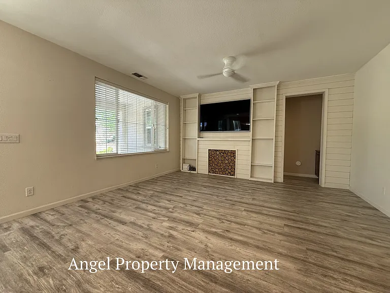128 Dowd Ct — Photo 23