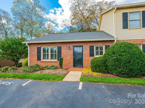 741 21st Ave NE, Hickory, NC 28601