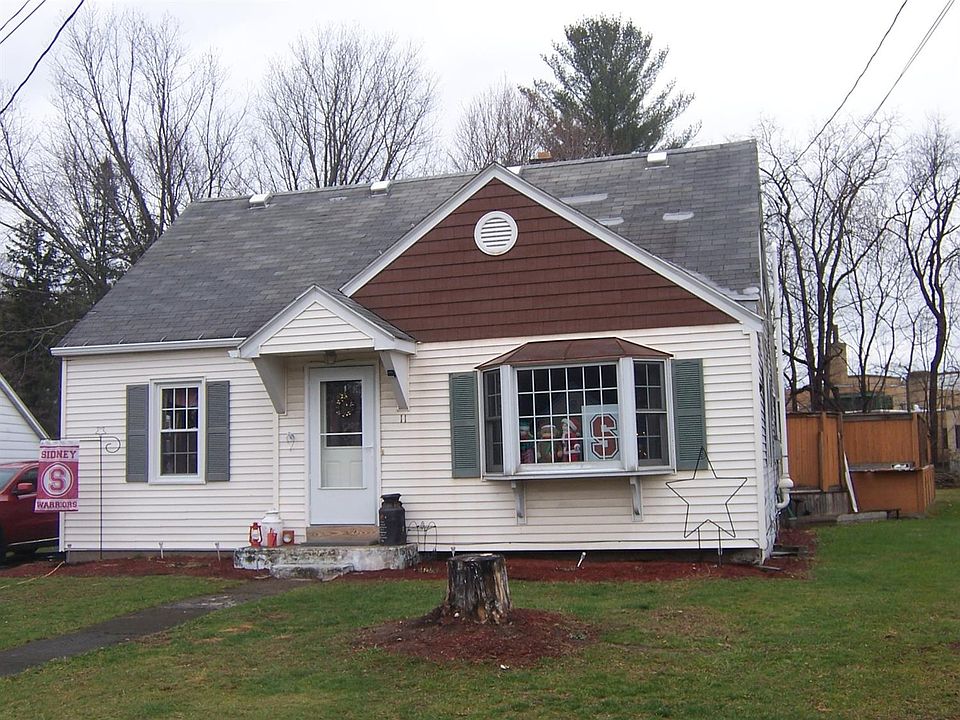 1st image of 11 Dewitt Dr