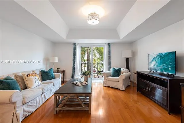 635 Euclid Ave #225 — Photo 2