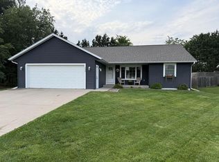1606 Black Oak Dr, Rockland, WI 54653