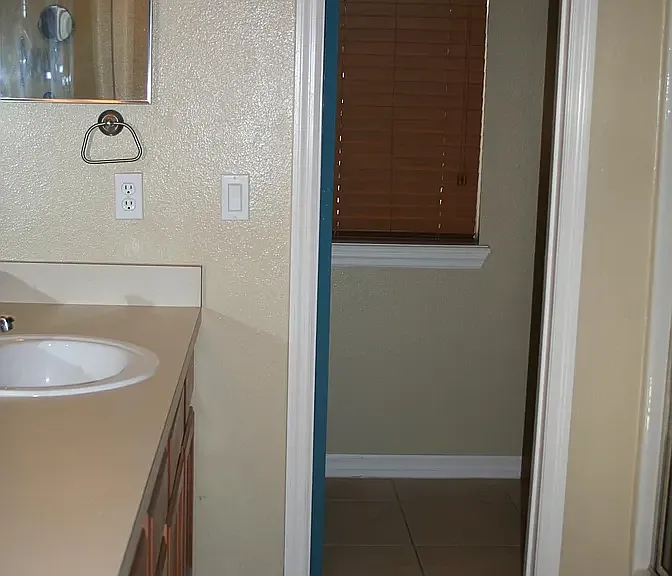 10545 Eastpark Woods Dr — Photo 16