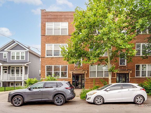 3rd image of 4348 N Sacramento Ave #3
