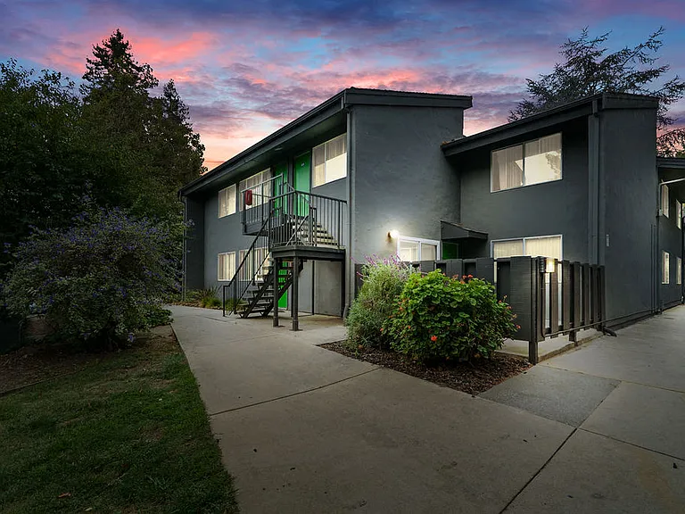 Hidden Creek Apartments — Photo 38