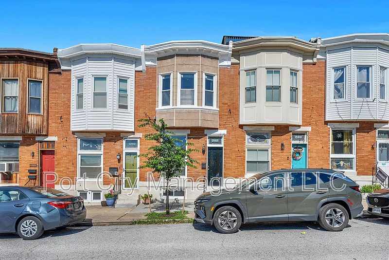 2 bed, 1.0 bath, 1920 sqft, $2,200 — Photo 2
