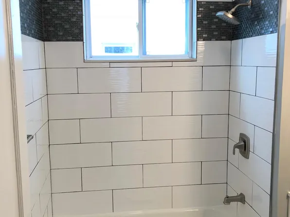 1499 Olivewood Ave, Lakewood, OH 44107