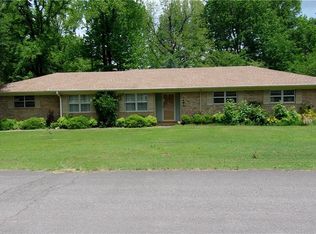 1402 Vernon St, Ozark, AR 72949