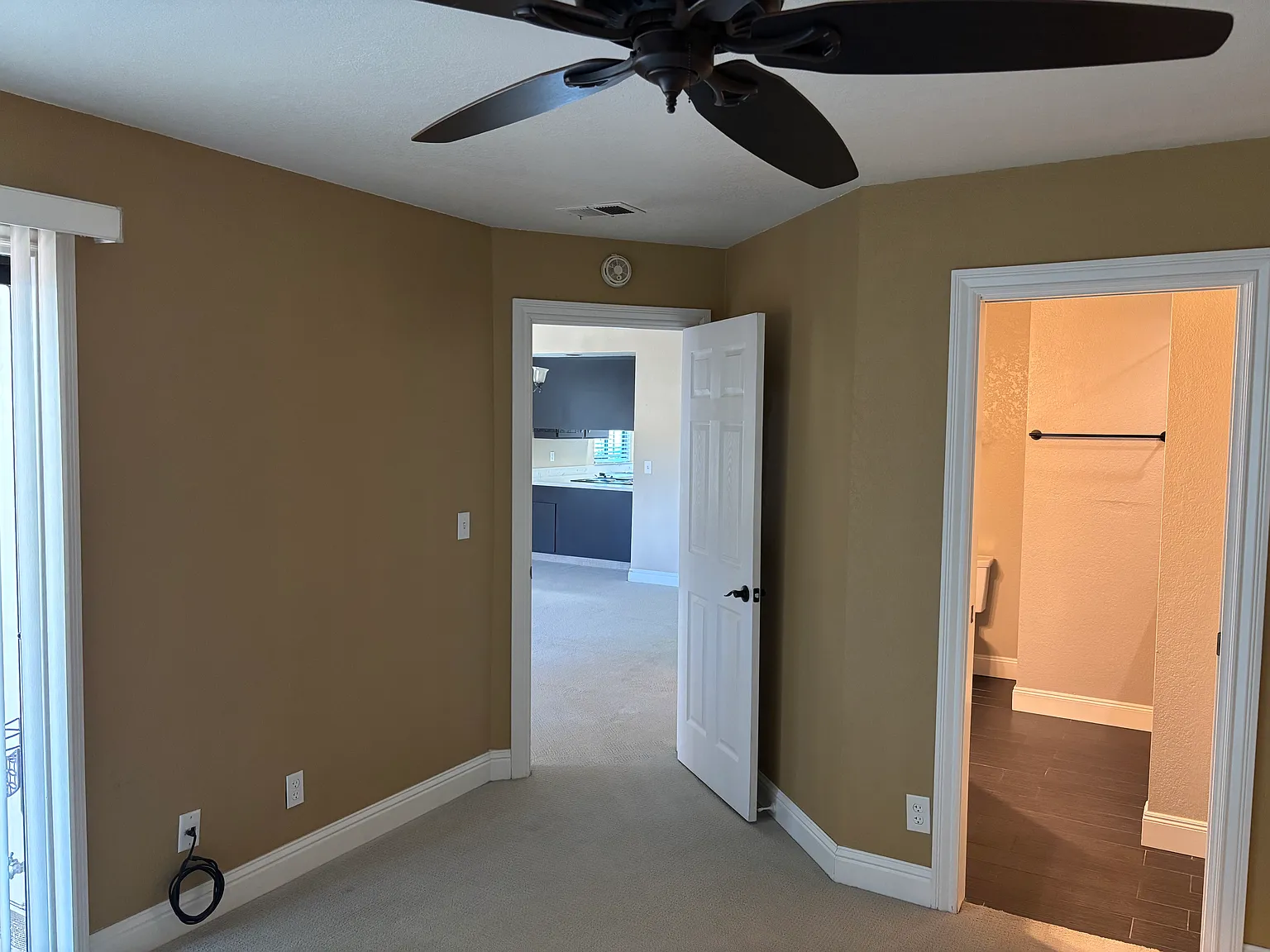 1 bed, 713 sqft, $2,200 — Photo 3
