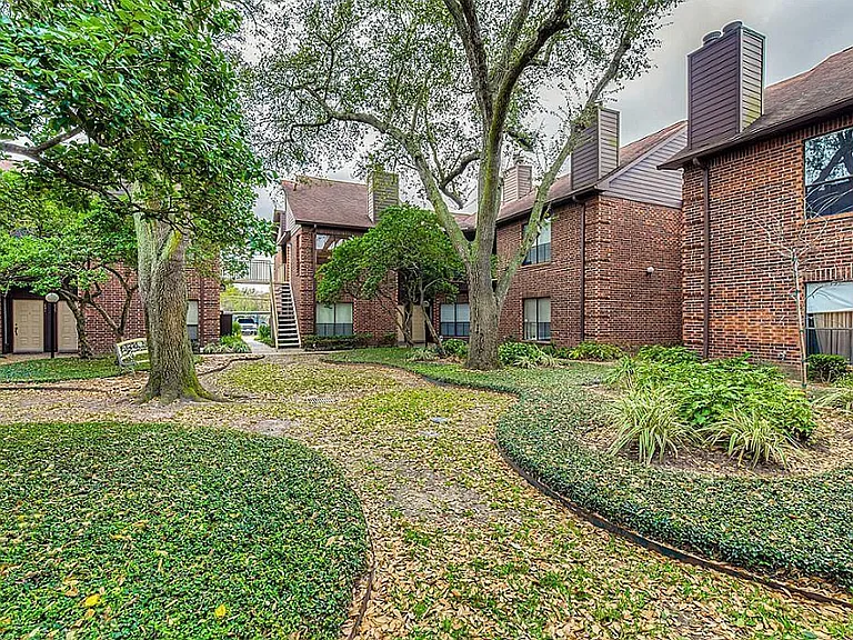 3130 Walnut Bend Ln #402 — Photo 22