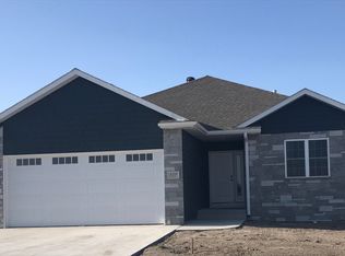 332 3rd St, Columbus, NE 68601