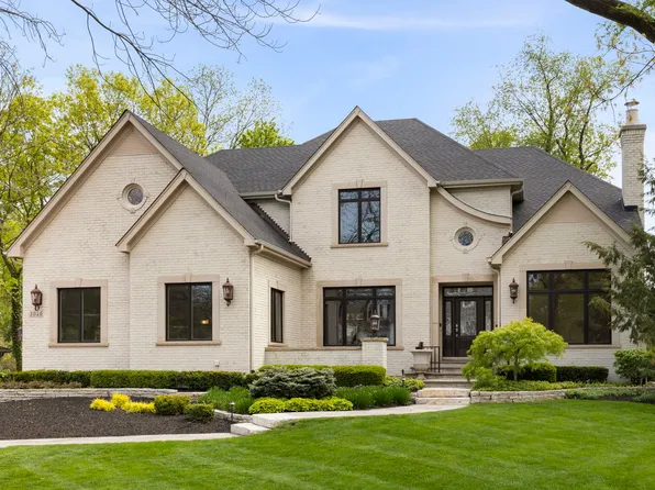 1046 Sylvan Cir, Naperville, IL 60540