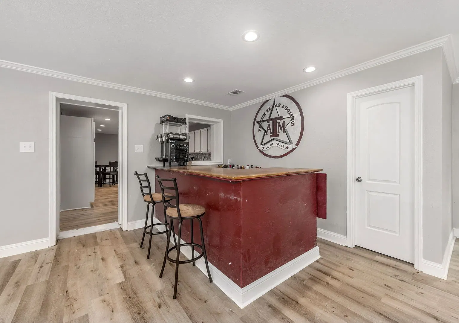 Huge Updated 7 Bed/6.5 Bath Behind Northgate for August 2027 Move In! — Photo 4