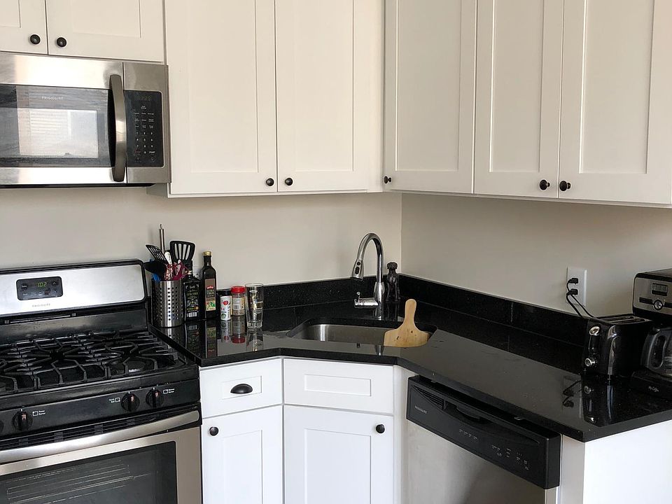 1st image of 2740 W Cortland St APT 5