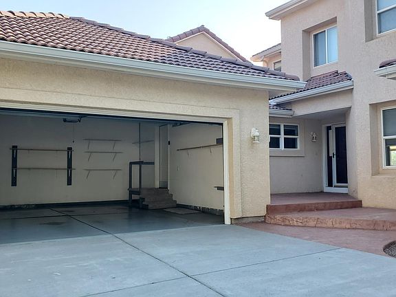 3rd image of 4407 Turnberry Cres