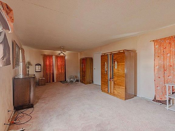 5th image of 2221 John Ave