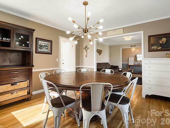 5th image of 17 Amber Dr