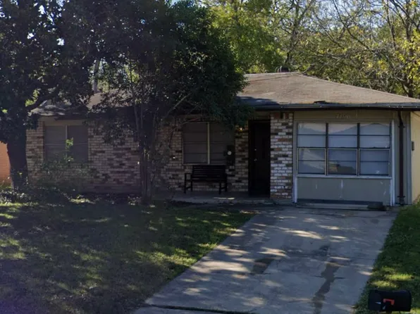 704 Horseshoe Dr, Waco, TX 76711