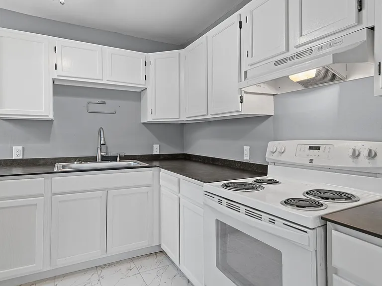 503 Woodfin Rd — Photo 13