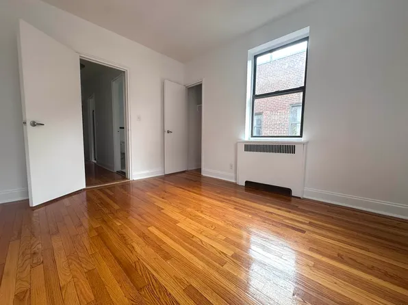 110 Bennett Avenue 6A image 2 of 8