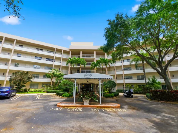 3800 Oaks Clubhouse Drive #106, Pompano Beach, FL 33069