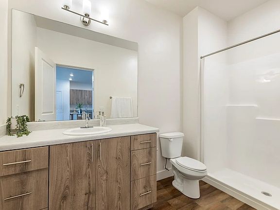 4th image of 631 N 25th St #1215