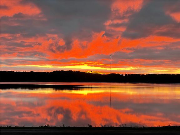 4th image of N5909 Lake Road
