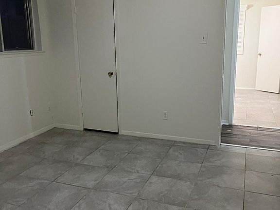 5th image of 3906 Victoria St