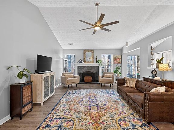 2nd image of 3000 Amber Way