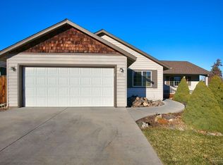 2211 SW Newberry Ct, Redmond, OR 97756