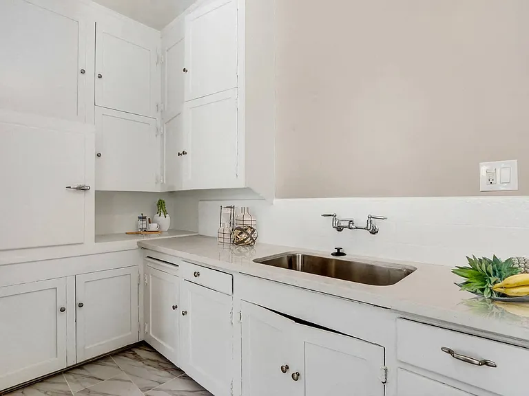 Cochran Apartments — Photo 8