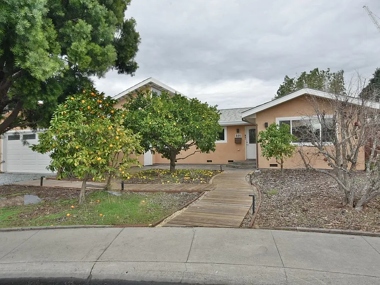 886 Bayleaf Ct — Photo 1