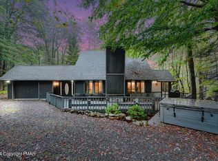 112 Tupelo Trl, Pocono Pines, PA 18350
