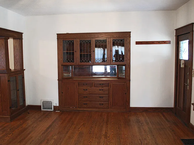 403 E Smith Ave — Photo 3