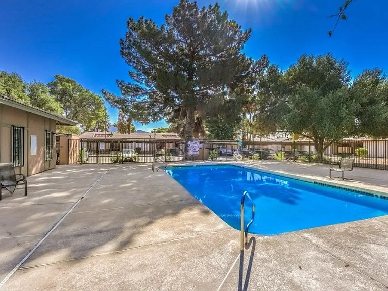 457 N Lamb Blvd #E — Photo 24