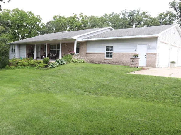 10538 West Erbe Road, Blue Mounds, WI 53517