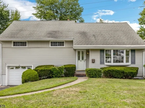 30 Luisser St, Clifton City, NJ 07012