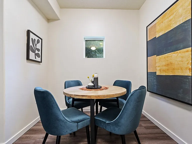 Pennwood Apartments — Photo 8