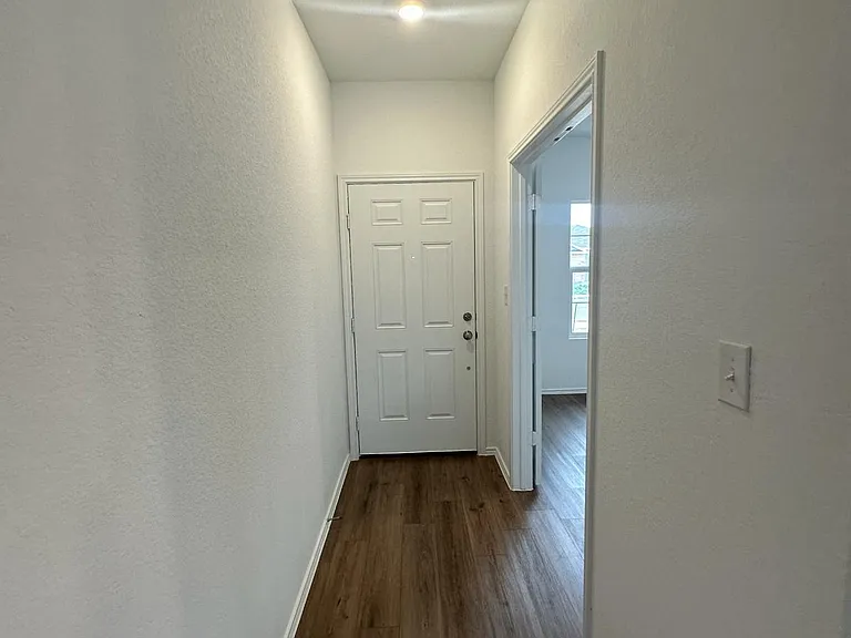 312 Sonterra Dr — Photo 6