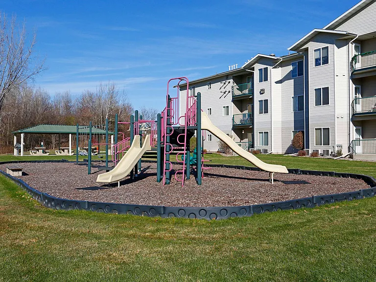 Sunset Trail Apartment Homes — Photo 29