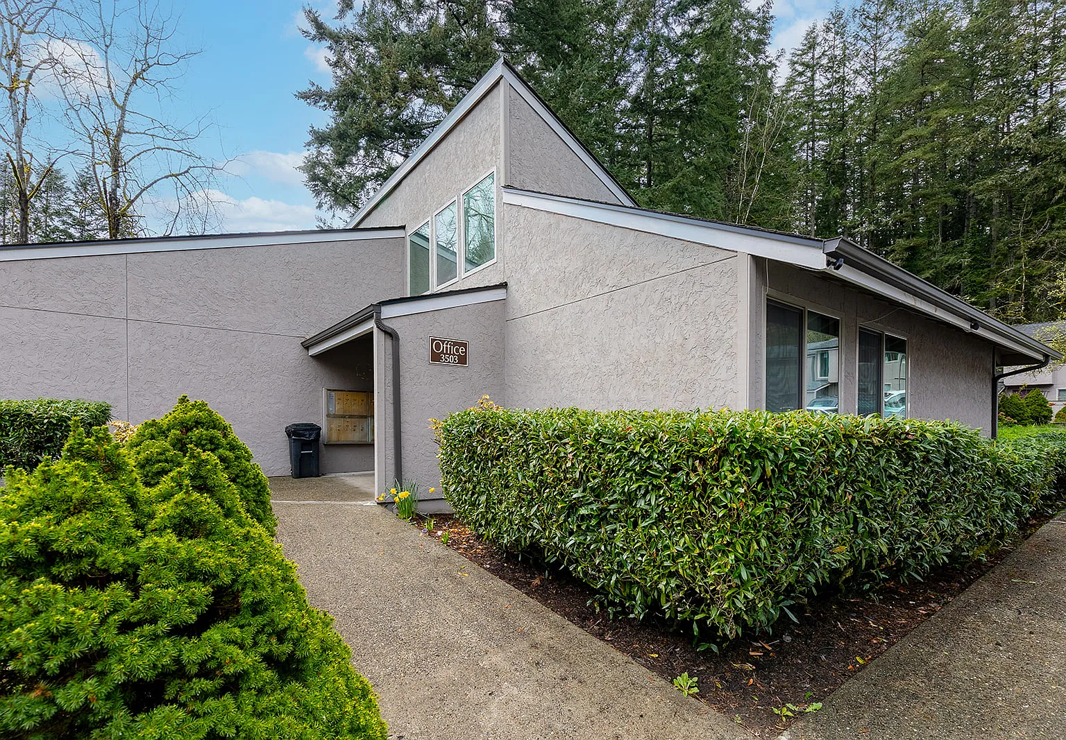 Marion Court Apartments — Photo 1