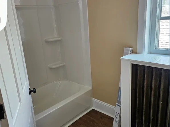 145 W Main St APT 2, Waynesboro, PA 17268