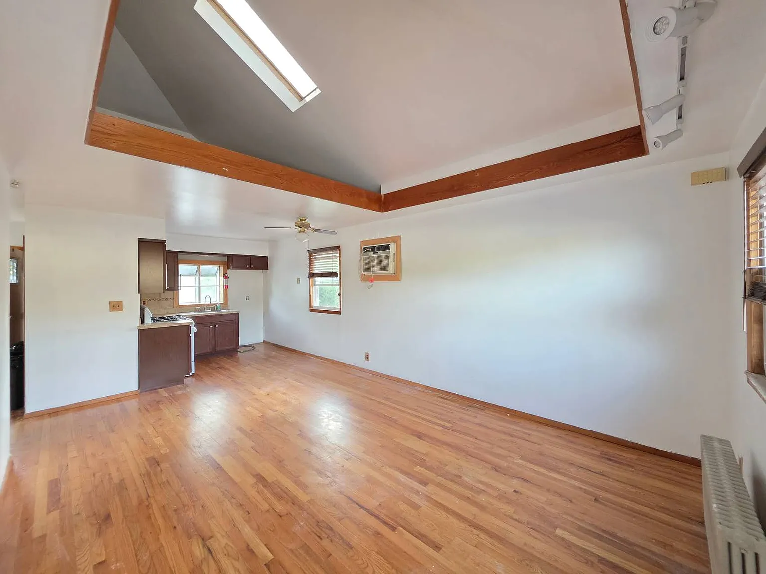 286 New Dorp Ln — Photo 3