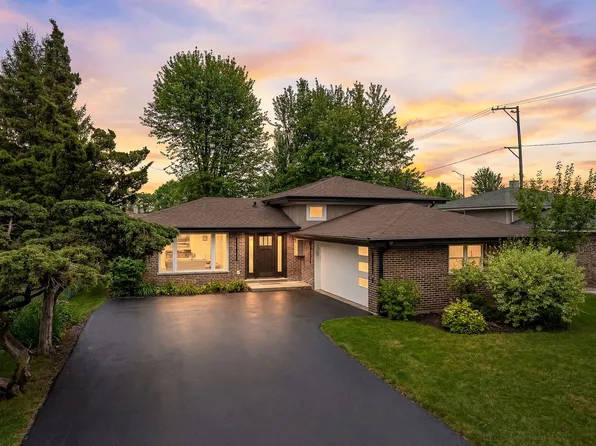 8651 S Kean Ave, Hickory Hills, IL 60457