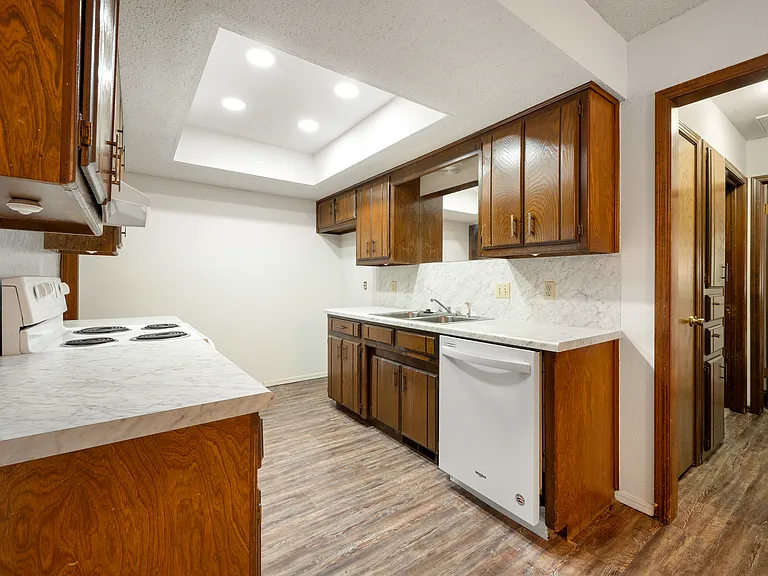 9910 Keisa Cir — Photo 10