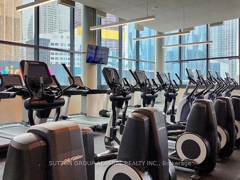 100 Harbour St #1011 — Photo 15