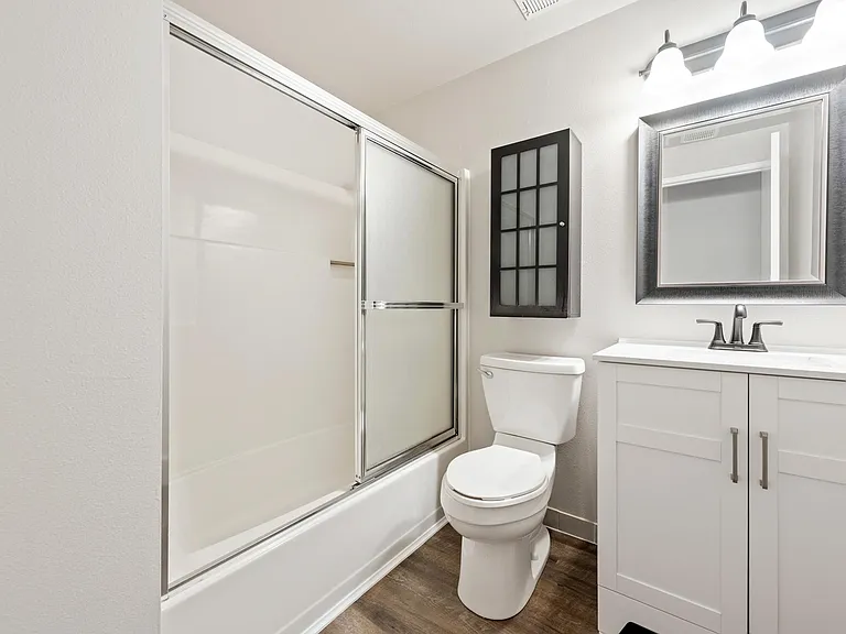 hallway bath on 2nd level