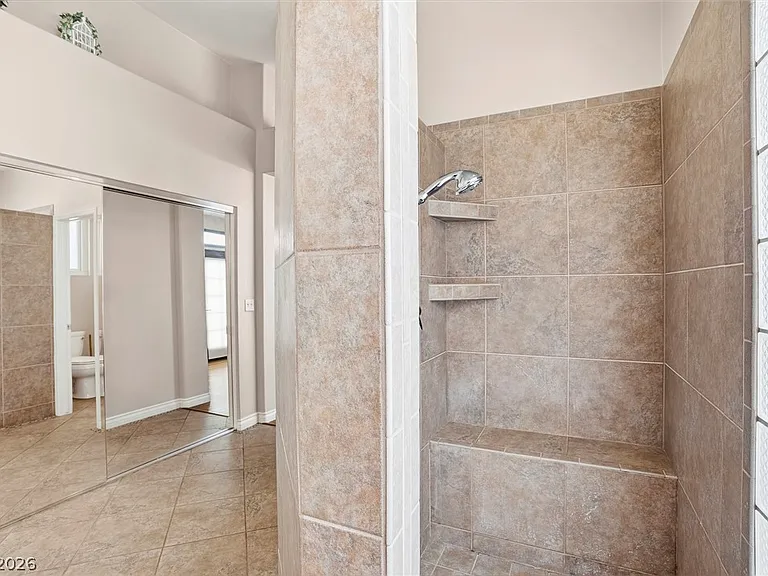 2870 Deerwood Ct — Photo 32